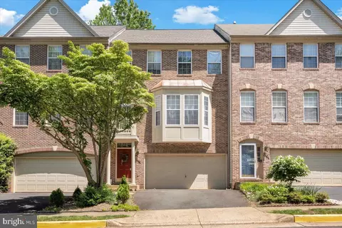 4229 Trumbo Ct, Fairfax, VA 22033