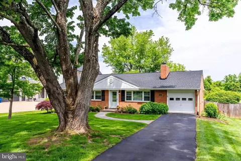 1243 Kurtz Rd, Mclean, VA 22101 photo 2