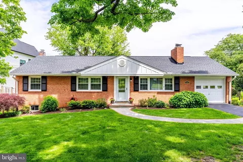 1243 Kurtz Rd, Mclean, VA 22101 photo 4