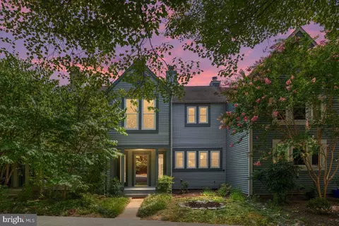 2086 Lake Audubon Ct, Reston, VA 20191