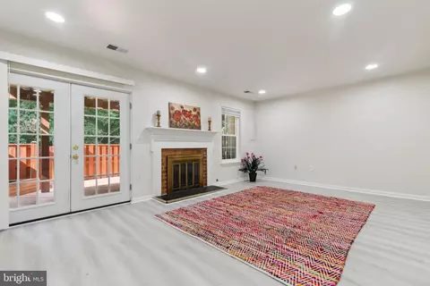 Living - 7879 Wintercress Ln, Springfield, VA 22152 photo 4 of 5
