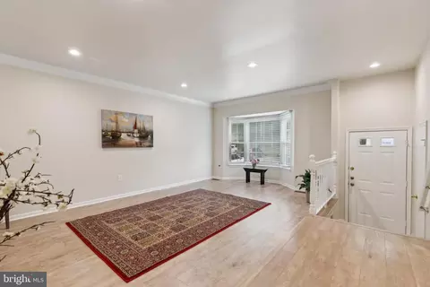 Living - 7879 Wintercress Ln, Springfield, VA 22152 photo 2 of 5