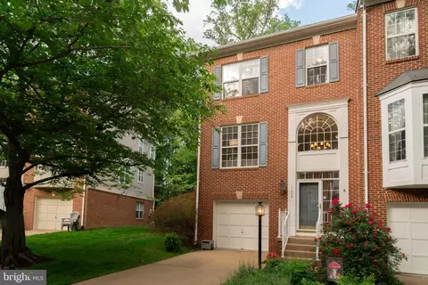 1235 Wild Hawthorn Way, Reston, VA 20194