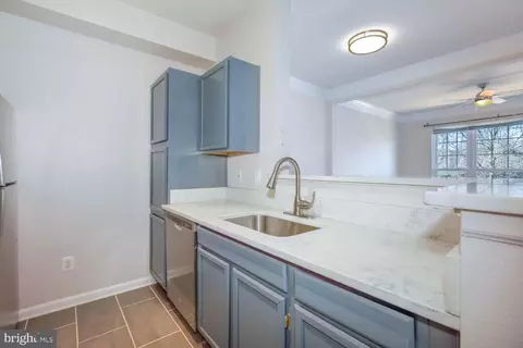 Kitchen - 1530 Spring Gate Dr #9213, Mclean, VA 22102 photo 2 of 2