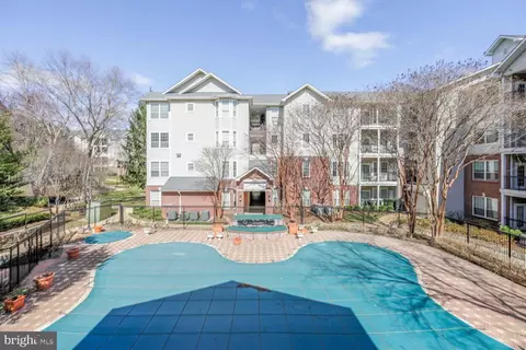 Exterior - 1530 Spring Gate Dr #9213, Mclean, VA 22102 photo 7 of 9