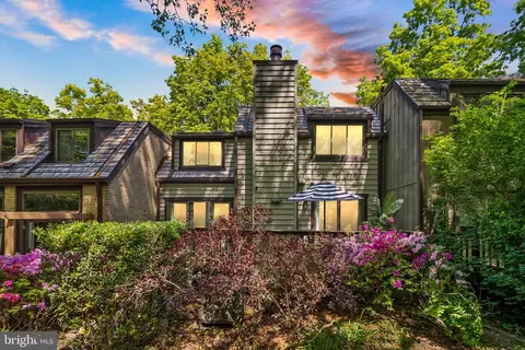 1535 Park Glen Ct, Reston, VA 20190