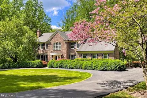 7808 Devereux Manor Ct, Fairfax Station, VA 22039