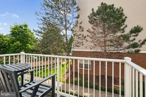 2529 Pascal Pl, Herndon, VA 20171 photo 13