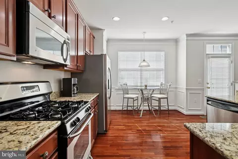 2529 Pascal Pl, Herndon, VA 20171 photo 2