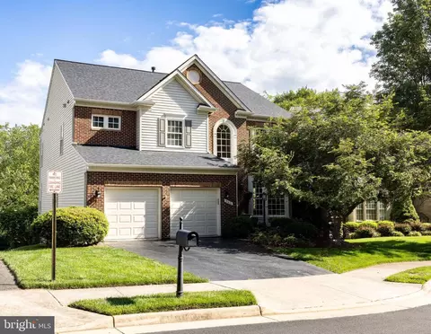 8621 James Creek Dr, Springfield, VA 22152