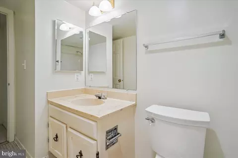 7621 Tremayne Pl #303, Mclean, VA 22102 photo 15