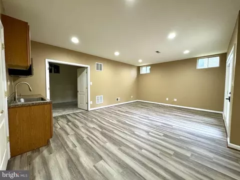 Living - 7615 Mcweadon Ln, Springfield, VA 22150 photo 9 of 10