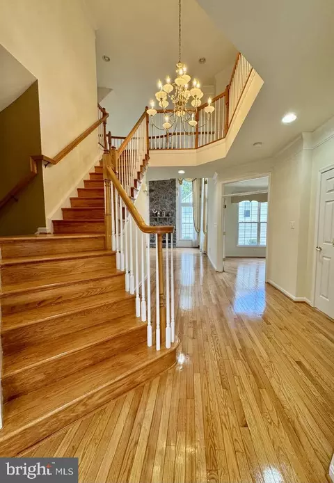 Entry Way - 7615 Mcweadon Ln, Springfield, VA 22150 photo 8 of 13