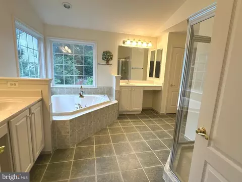Bath - 7615 Mcweadon Ln, Springfield, VA 22150 photo 1 of 12