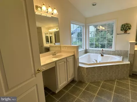 Bath - 7615 Mcweadon Ln, Springfield, VA 22150 photo 2 of 12
