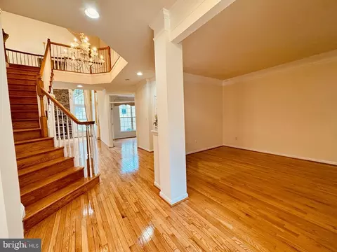 Entry Way - 7615 Mcweadon Ln, Springfield, VA 22150 photo 3 of 13