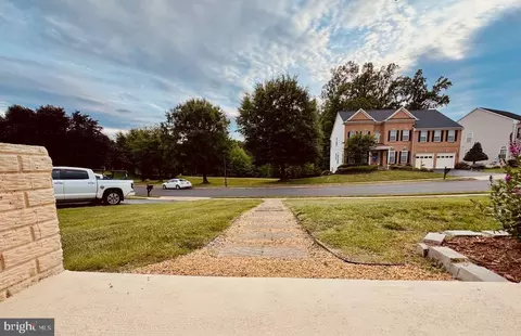 Exterior - 7615 Mcweadon Ln, Springfield, VA 22150 photo 6 of 7