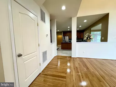 Entry Way - 7615 Mcweadon Ln, Springfield, VA 22150 photo 5 of 13