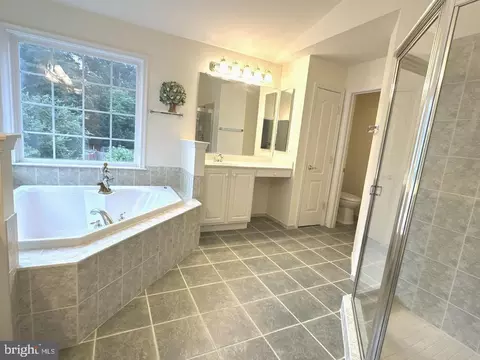 Bath - 7615 Mcweadon Ln, Springfield, VA 22150 photo 5 of 12