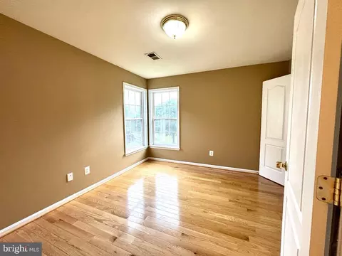 Bedroom - 7615 Mcweadon Ln, Springfield, VA 22150 photo 2 of 5