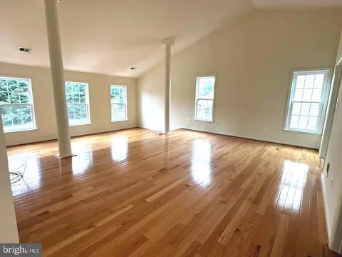 Living - 7615 Mcweadon Ln, Springfield, VA 22150 photo 6 of 10