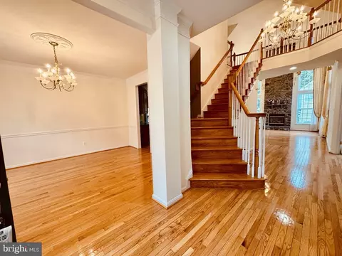 Entry Way - 7615 Mcweadon Ln, Springfield, VA 22150 photo 2 of 13