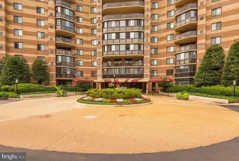 8380 Greensboro Dr #1008, Mclean, VA 22102