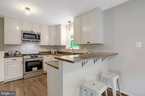 7507 Mendota Pl, Springfield, VA 22150 photo 12