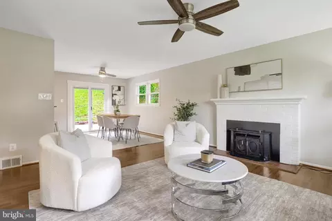 7507 Mendota Pl, Springfield, VA 22150 photo 6