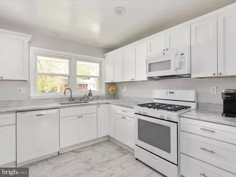 5226 Easton Dr, Springfield, VA 22151 photo 8