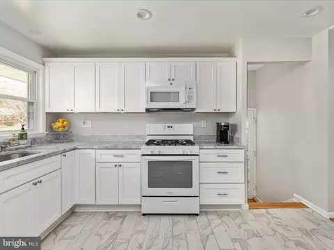 5226 Easton Dr, Springfield, VA 22151 photo 9