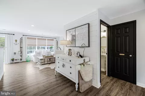 1885 Crescent Park Dr, Reston, VA 20190 photo 15