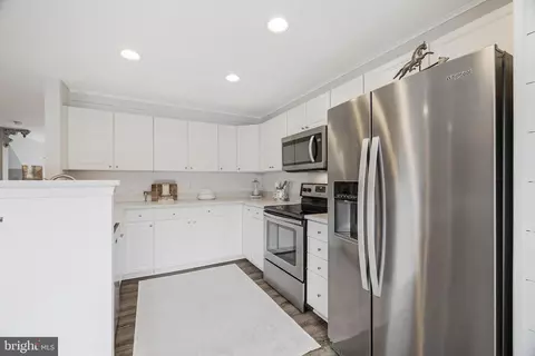 1885 Crescent Park Dr, Reston, VA 20190 photo 28