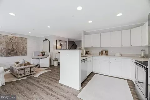 1885 Crescent Park Dr, Reston, VA 20190 photo 30