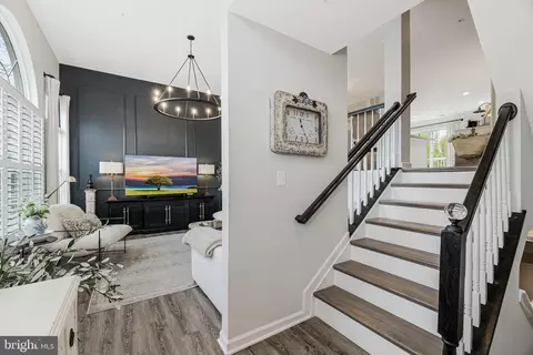 1885 Crescent Park Dr, Reston, VA 20190 photo 5