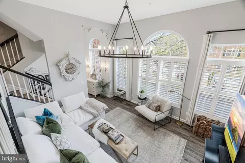 1885 Crescent Park Dr, Reston, VA 20190 photo 3