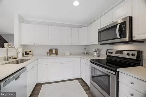 1885 Crescent Park Dr, Reston, VA 20190 photo 29