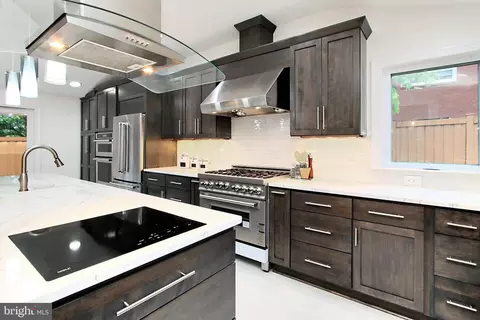 Kitchen - 5000 Terrell St, Annandale, VA 22003 photo 5 of 7