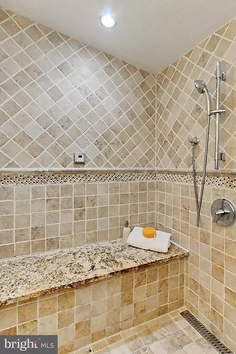 Bath - 5000 Terrell St, Annandale, VA 22003 photo 4 of 5