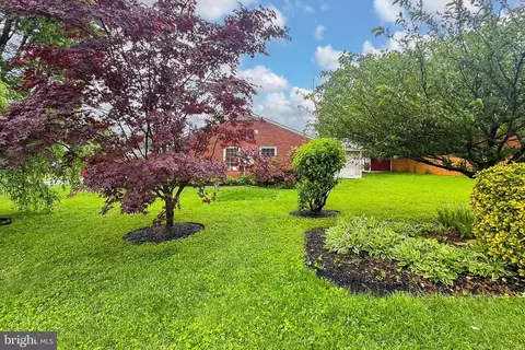 Exterior - 5000 Terrell St, Annandale, VA 22003 photo 7 of 8
