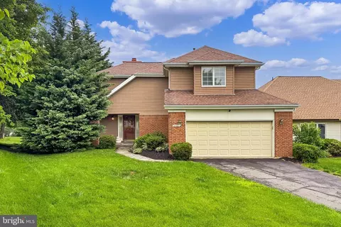 4501 Highland Green Ct, Alexandria, VA 22312