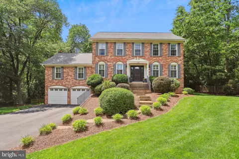 11476 Bronzedale Dr, Oakton, VA 22124