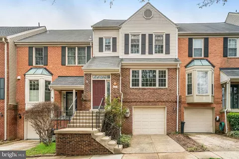 9391 Peter Roy Ct, Burke, VA 22015