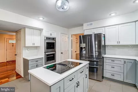7832 Valleyfield Dr, Springfield, VA 22153 photo 8