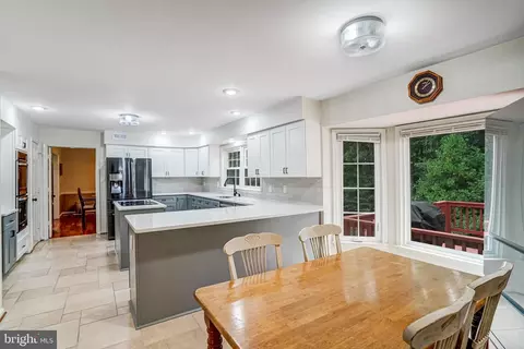 7832 Valleyfield Dr, Springfield, VA 22153 photo 9