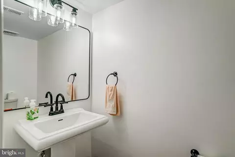 7832 Valleyfield Dr, Springfield, VA 22153 photo 17