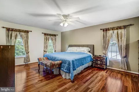7832 Valleyfield Dr, Springfield, VA 22153 photo 12