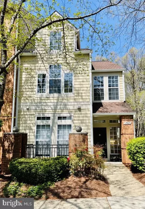 1369 Garden Wall Cir #714, Reston, VA 20194