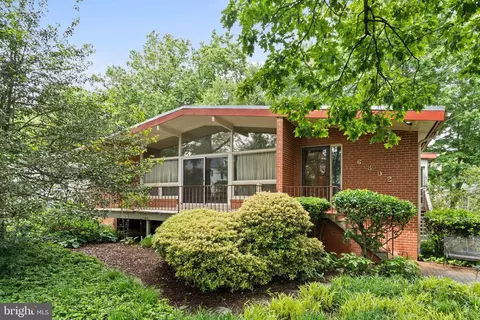 6802 Nesbitt Pl, Mclean, VA 22101