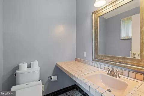 6802 Nesbitt Pl, Mclean, VA 22101 photo 8